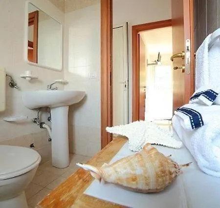 Apartment Zeus Apollo Mit Moelierter Terrasse Ugento