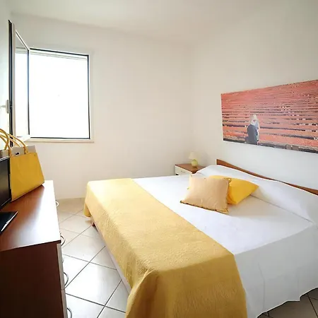 Apartment Zeus Apollo Mit Moelierter Terrasse