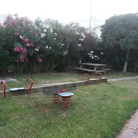Zeus Apollo Mit Moelierter Terrasse * Ugento
